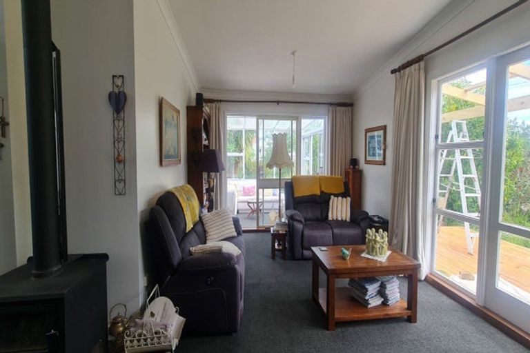 Photo of property in 27 Waitere Street, Marton, 4710