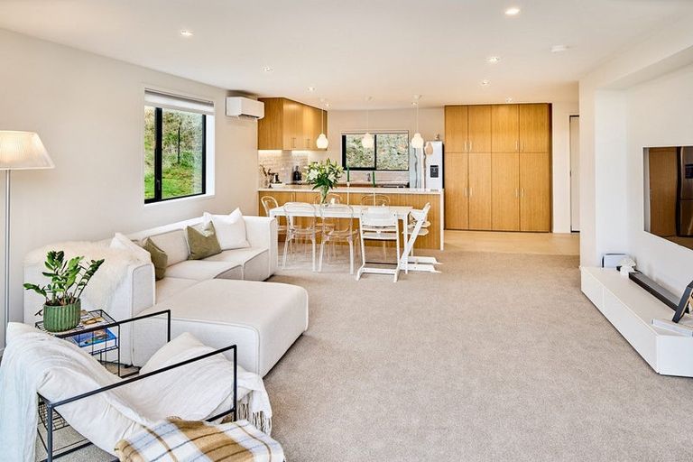 Photo of property in 33 Holystone Road, Whitby, Porirua, 5024