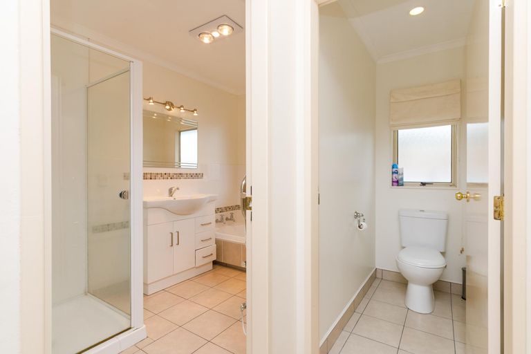 Photo of property in 1 Lancewood Lane, Roslyn, Palmerston North, 4414