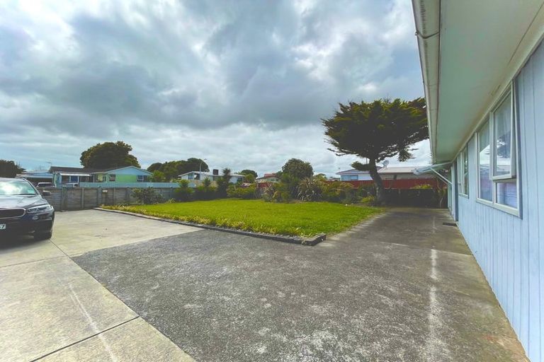 Photo of property in 3 Harwell Place, Mangere, Auckland, 2022