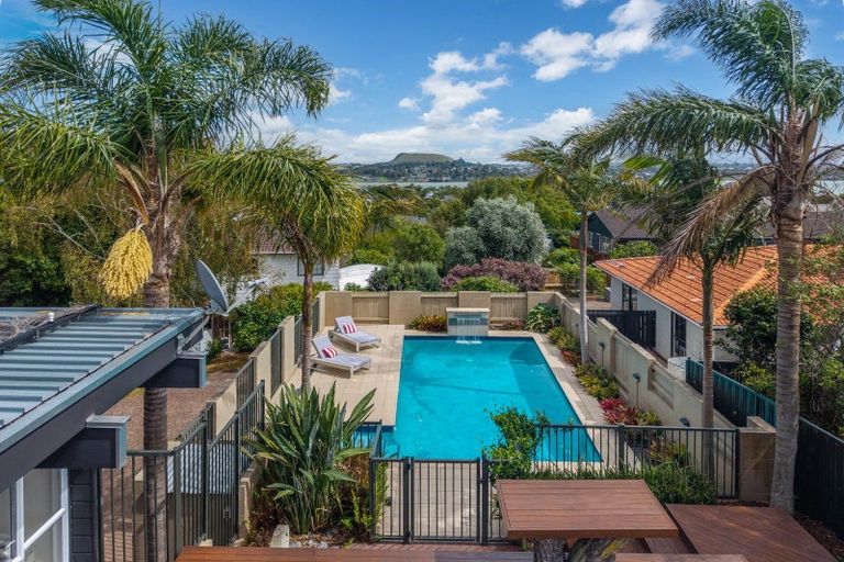 Photo of property in 22 Andrea Place, Sunnyhills, Auckland, 2010