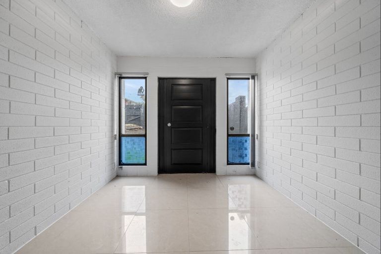 Photo of property in 12b Bronte Place, Whalers Gate, New Plymouth, 4310