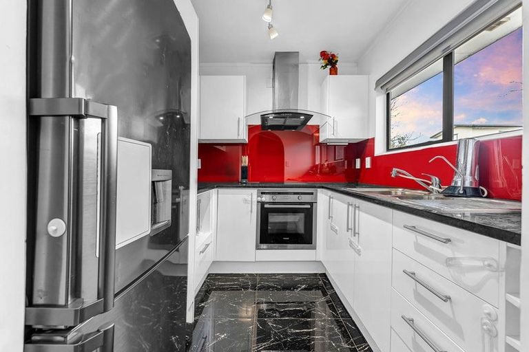 Photo of property in 3/21 Northall Road, New Lynn, Auckland, 0600