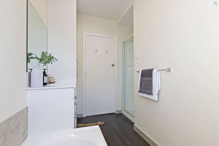 Photo of property in 17 Mcsaveneys Road, Marshland, Christchurch, 8051