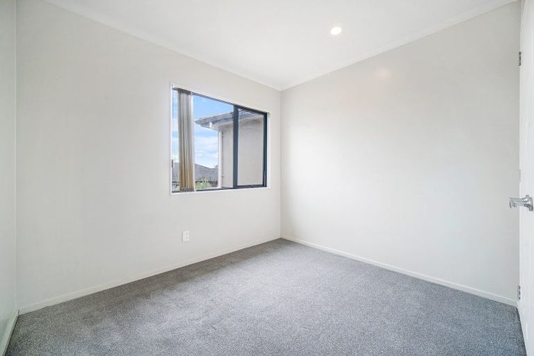 Photo of property in 92b Naylors Drive, Mangere, Auckland, 2022
