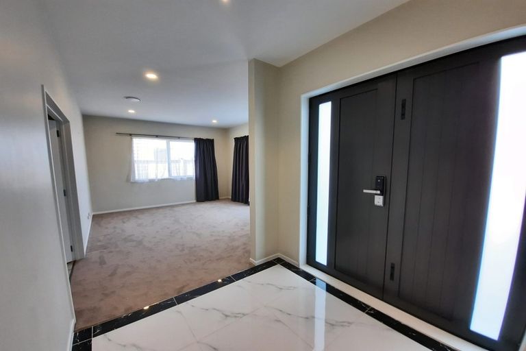 Photo of property in 11 Drumbuoy Drive, Flat Bush, Auckland, 2019