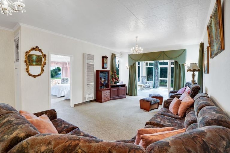 Photo of property in 74 South Road, Manaia, 4612