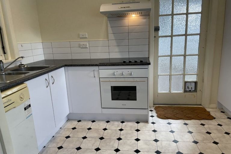 Photo of property in 22a Clifton Terrace, Kelburn, Wellington, 6012