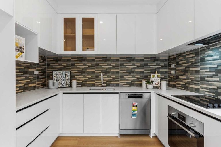 Photo of property in 78e Kelman Road, Kelston, Auckland, 0602