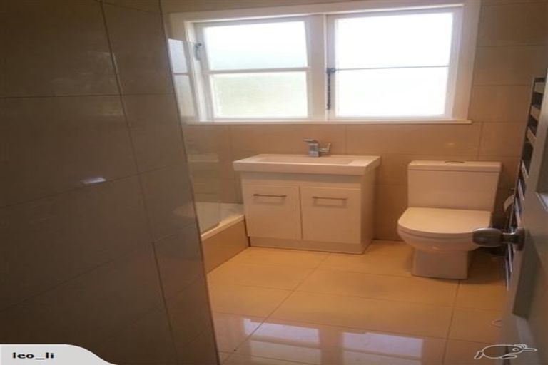 Photo of property in 245 Great North Road, Henderson, Auckland, 0612