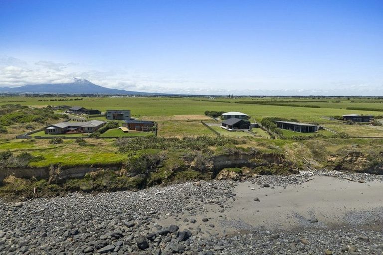 Photo of property in 261 Tai Road, Opunake, 4681