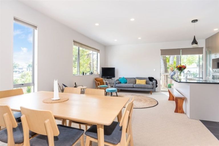 Photo of property in 41d Terra Nova Street, Glen Eden, Auckland, 0602