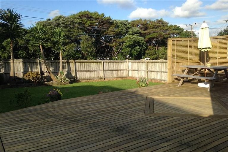 Photo of property in 67 Margan Avenue, New Lynn, Auckland, 0600