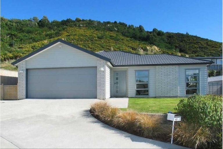 Photo of property in 82 Staithes Drive North, Whitby, Porirua, 5024