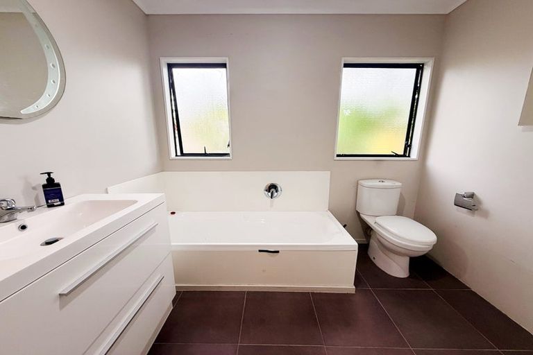 Photo of property in 47h Ambler Avenue, Glen Eden, Auckland, 0602