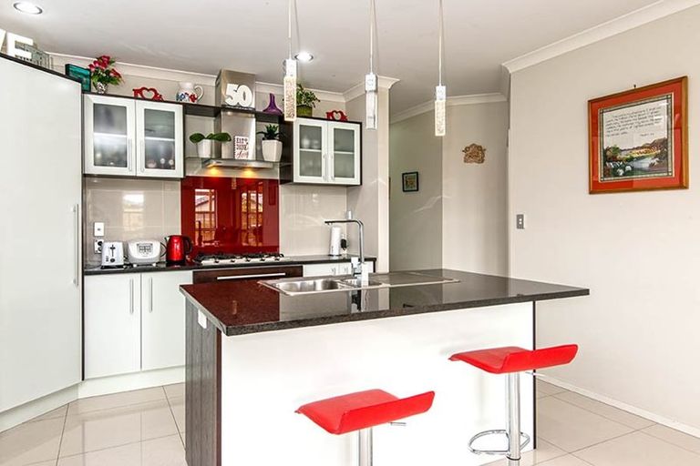 Photo of property in 11 Clady Drive, Flat Bush, Auckland, 2019