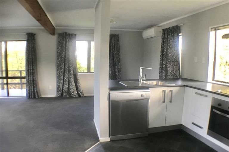 Photo of property in 36 Cyclarama Crescent, Massey, Auckland, 0614