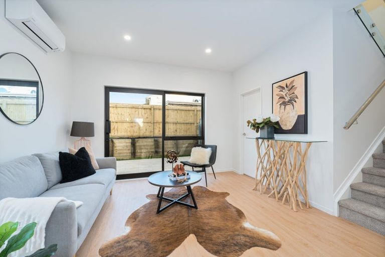 Photo of property in 23a West Harbour Drive, West Harbour, Auckland, 0618