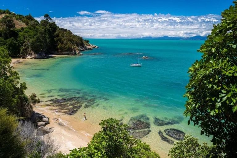 Photo of property in 11 Fairburn Place, Kaiteriteri, 7197