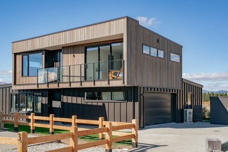 Photo of property in 3b Wallace Place, Westown, New Plymouth, 4310