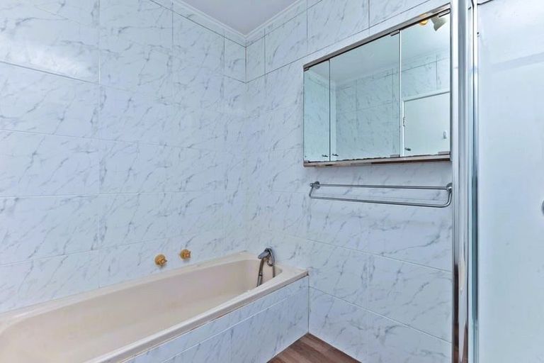 Photo of property in 54 Manuka Road, Glenfield, Auckland, 0629