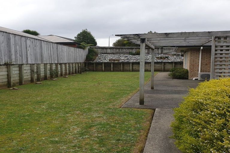 Photo of property in 19a Betty Watt Grove, Riverstone Terraces, Upper Hutt, 5018