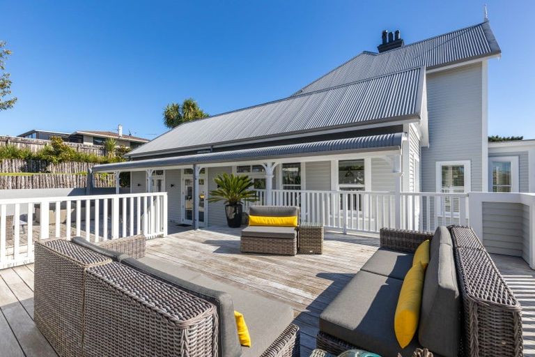 Photo of property in 149a Tukapa Street, Westown, New Plymouth, 4310