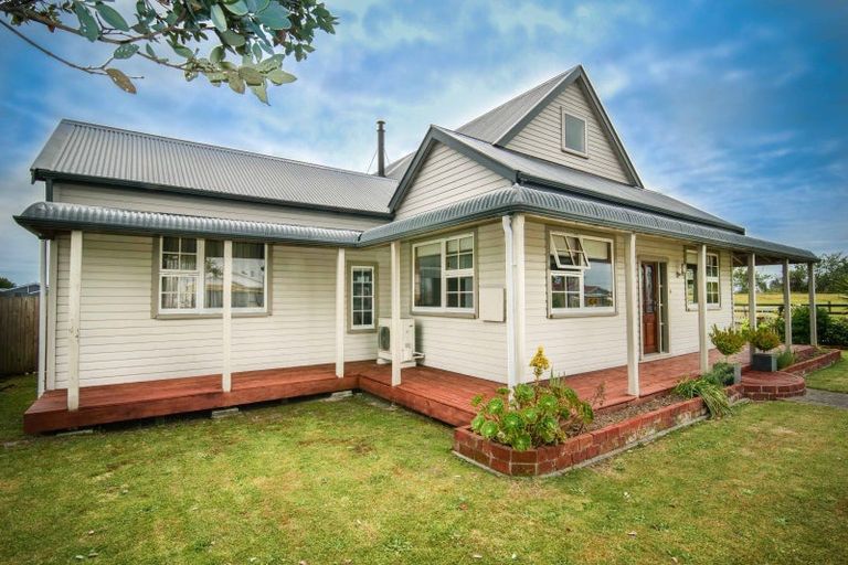 Photo of property in 6 Romilly Street, Westport, 7825