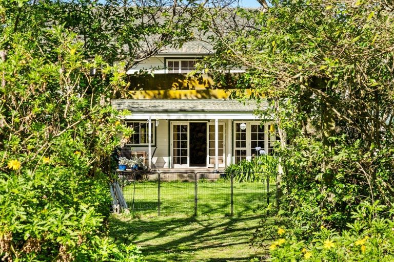 Photo of property in 215 Riverbend Road, Meeanee, Napier, 4110