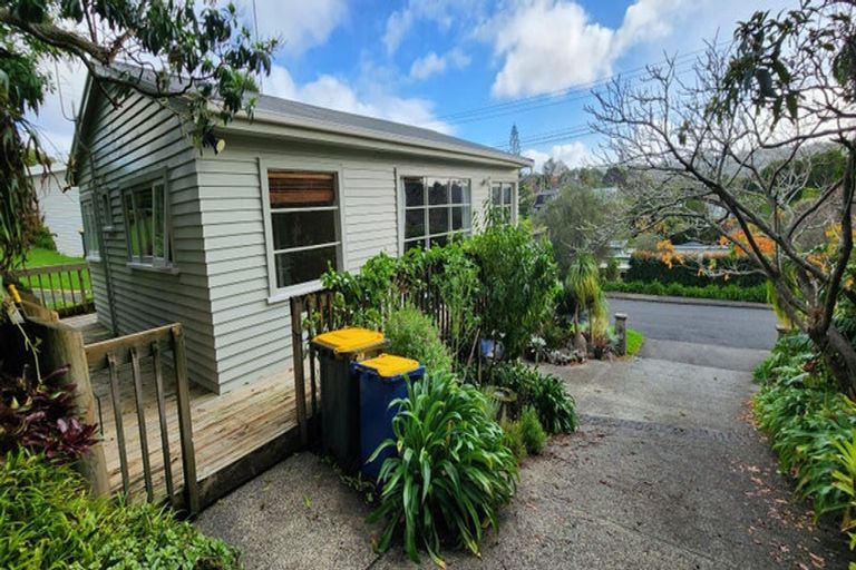 Photo of property in 38 Newhaven Terrace, Mairangi Bay, Auckland, 0630