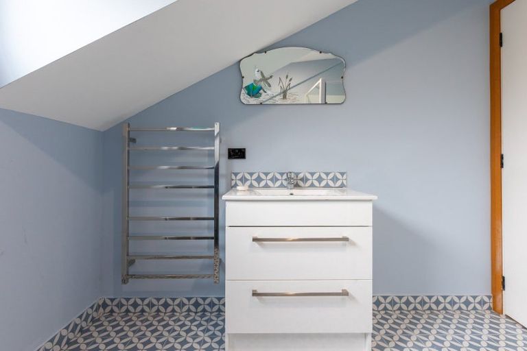 Photo of property in 77 Mclean Street, Woodville, 4920