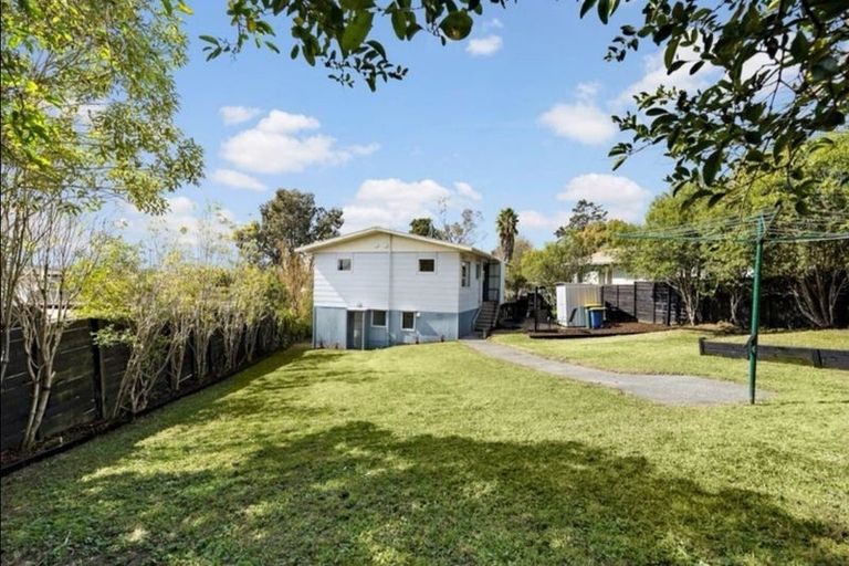 Photo of property in 43 Reynella Drive, Massey, Auckland, 0614