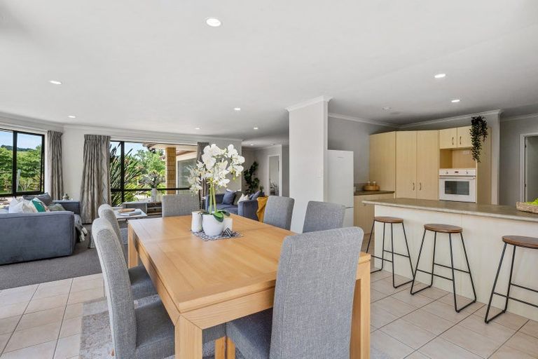 Photo of property in 38 Cabeleigh Drive, Helensville, 0800