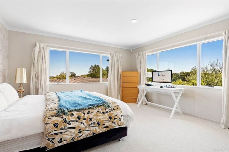 Photo of property in 22 John Brooke Crescent, East Tamaki Heights, Auckland, 2016