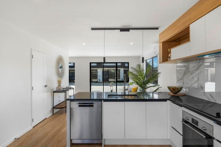 Photo of property in 3/42 Marvon Downs Avenue, Pakuranga Heights, Auckland, 2010
