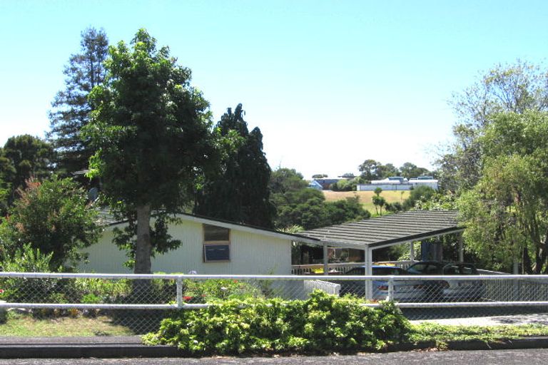 Photo of property in 99 Kia Ora Road, Beach Haven, Auckland, 0626