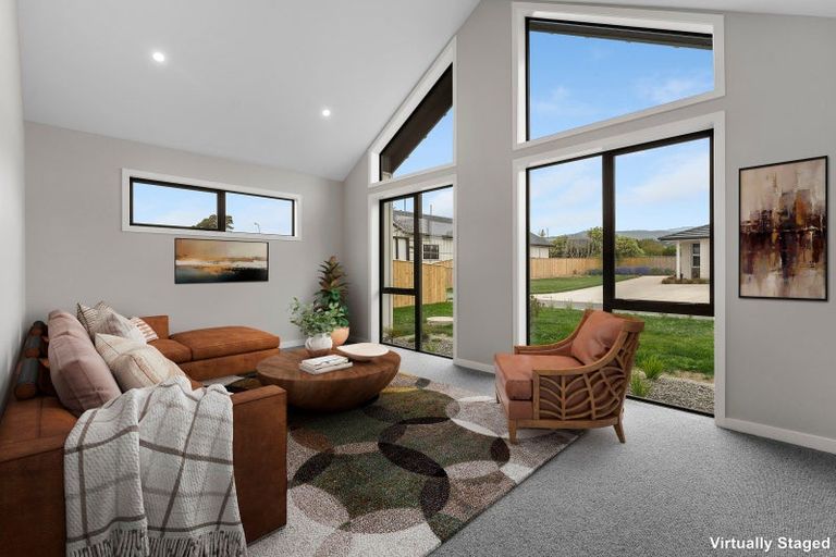Photo of property in 10 Te Puke Te Ao Way, Otaki, 5512
