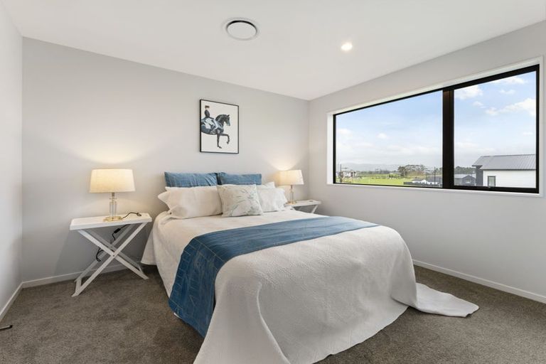 Photo of property in 17 Seagreen Avenue, Rosehill, Papakura, 2113