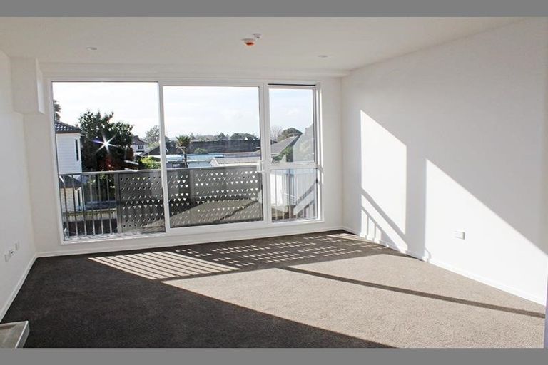 Photo of property in 19 Charles Street, Papatoetoe, Auckland, 2025