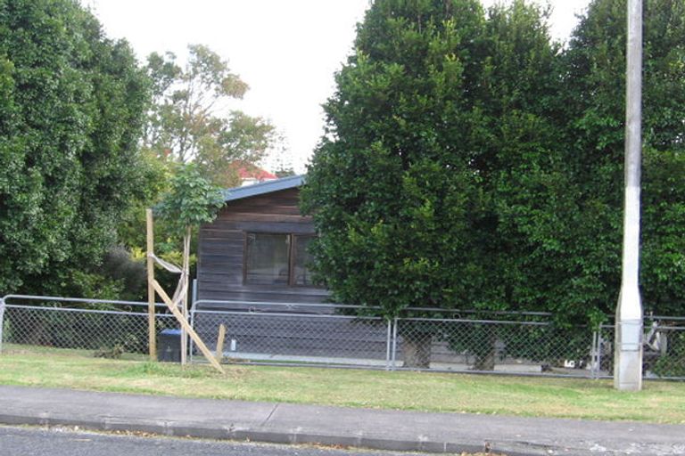 Photo of property in 80 Kervil Avenue, Te Atatu Peninsula, Auckland, 0610
