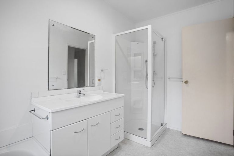 Photo of property in 2/79 Aberfeldy Avenue, Highland Park, Auckland, 2010
