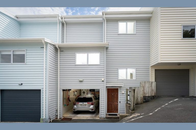 Photo of property in 5/143 Cockayne Road, Khandallah, Wellington, 6035