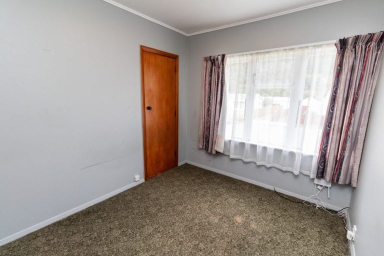 Photo of property in 11 Eldon Grove, Taita, Lower Hutt, 5019
