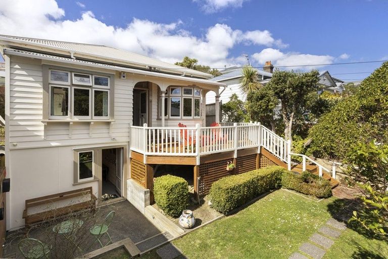Photo of property in 33 Mckinley Crescent, Brooklyn, Wellington, 6021