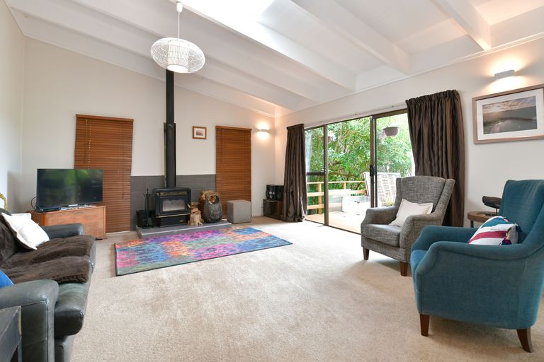 Photo of property in 47 Gledstane Road, Stanmore Bay, Whangaparaoa, 0932