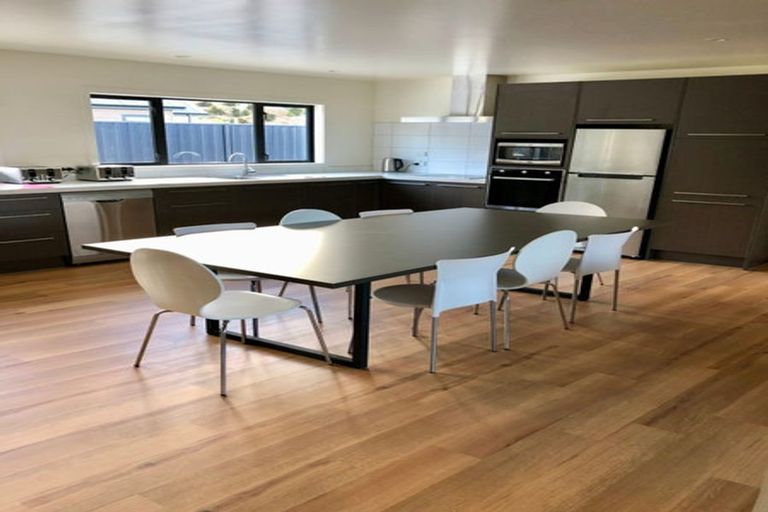 Photo of property in 19 Kingfisher Crescent, Albert Town, Wanaka, 9305