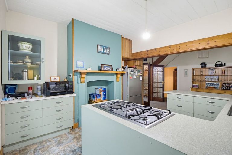 Photo of property in 9 Hawkhurst Road, Lyttelton, 8082