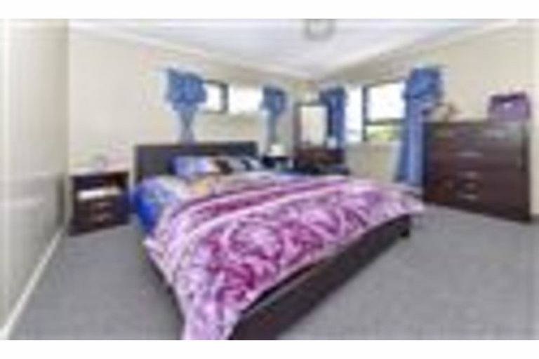 Photo of property in 16 Beaufort Place, Papatoetoe, Auckland, 2025