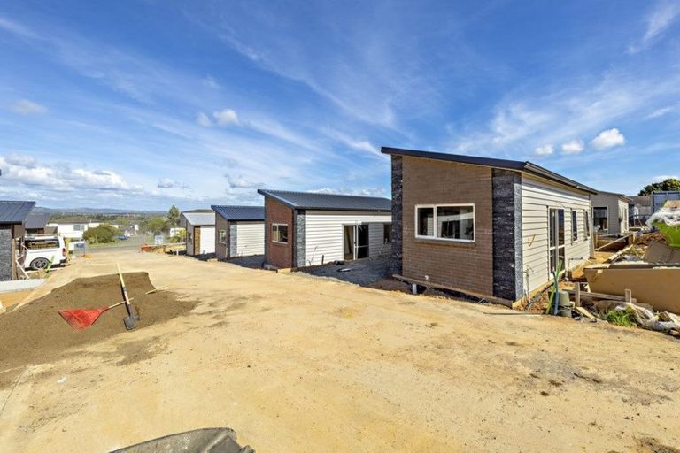 Photo of property in 49b Senator Drive, Manurewa, Auckland, 2105