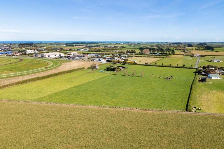 Photo of property in 268 Waihi Road, Hawera, 4673
